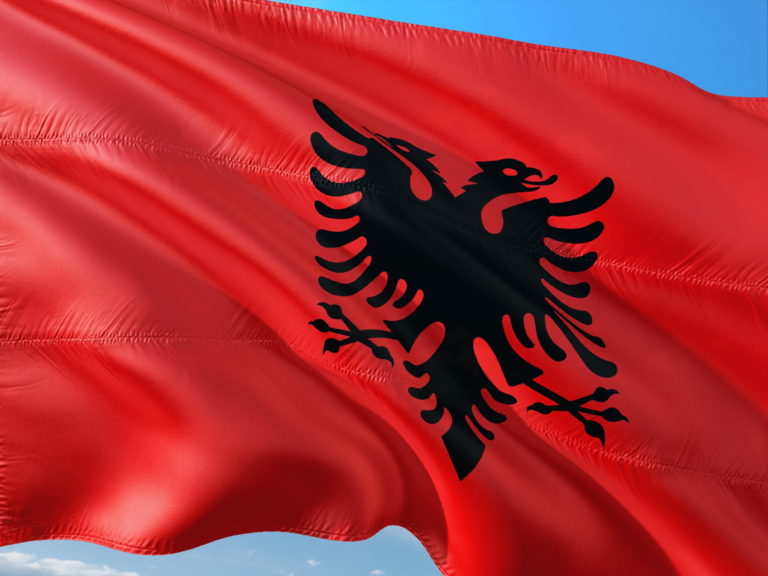 Παγκόσμια Τράπεζα: Το δημόσιο χρέος της Αλβανίας το υψηλότερο στα Βαλκάνια