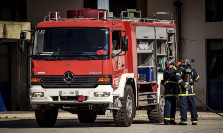 Θεσσαλονίκη: Φωτιά σε εργοστάσιο ανακυκλώσιμων υλικών