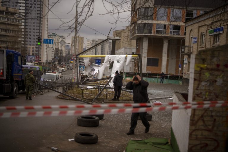 Eπτά Έλληνες και ξένοι ειδικοί αναλύουν τις επιπτώσεις από την επίθεση της Ρωσίας στην Ουκρανία