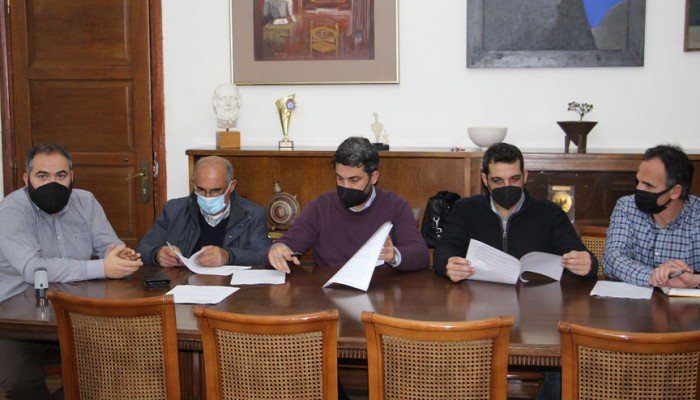 Νέες ασφαλτοστρώσεις ύψους 4,5 εκατομμυρίων υπέγραψε ο Δήμαρχος Χανίων