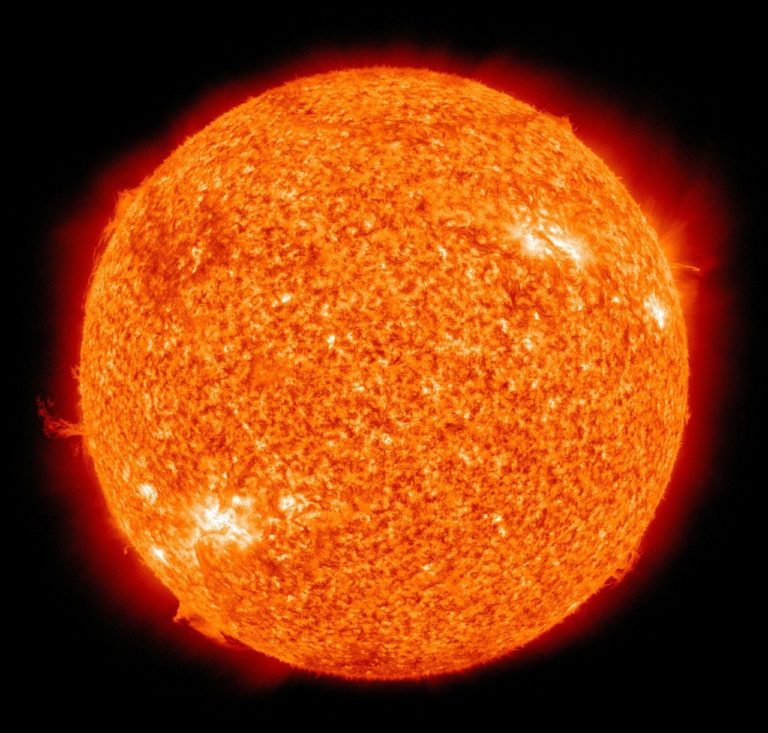 NASA: Η ισχυρή ηλιακή έκλαμψη που εκτόξευσε ο Ήλιος θα φτάσει σήμερα στη Γη