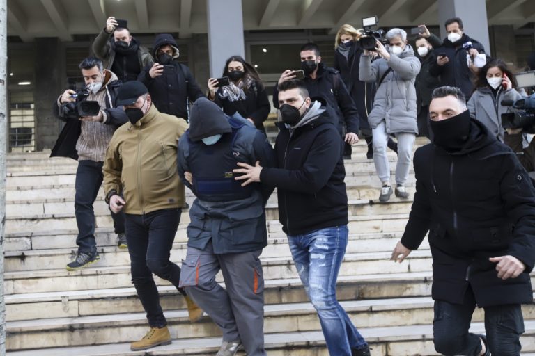 Δολοφονία 19χρονου: Σε πλήρη εξέλιξη οι έρευνες για ταυτοποίηση όλων των εμπλεκομένων