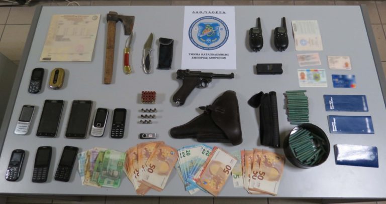 Συνελήφθησαν δύο άτομα που εξέδιδαν 36χρονη με τη βία στη Θεσσαλονίκη