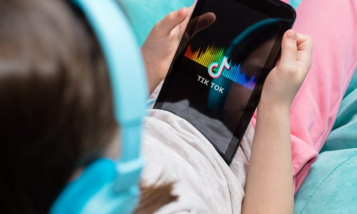 Το TikTok ξεκινά εκστρατεία για την προστασία των εφήβων