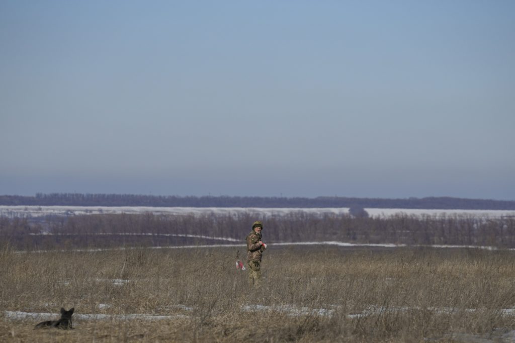 Ο ουκρανικός στρατός ανακοίνωσε τον θάνατο ενός στρατιώτη σε βομβαρδισμούς αυτονομιστών