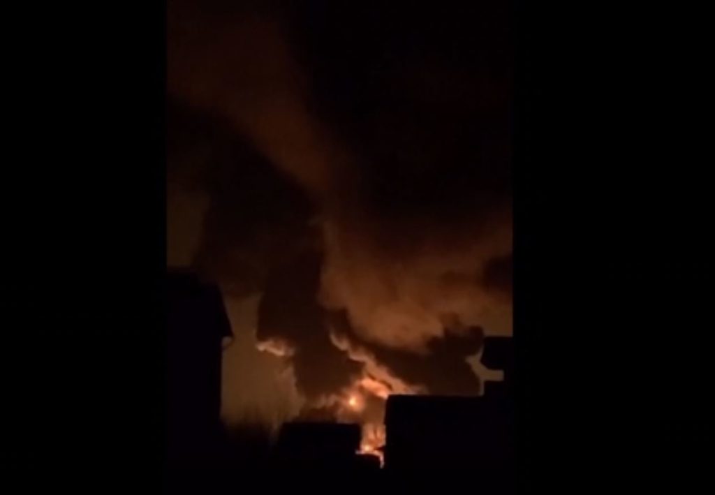 Διυλιστήριο παραδόθηκε στις φλόγες στην πόλη Βασίλκιβ – Έκρηξη σε αγωγό φυσικού αερίου στο Χάρκοβο