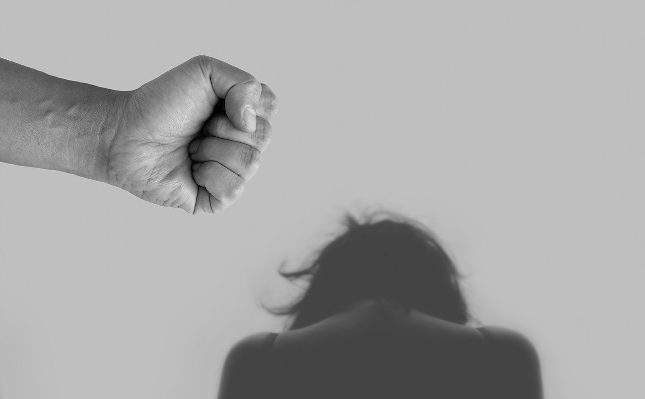 violence-against-women-g297a53035_1280