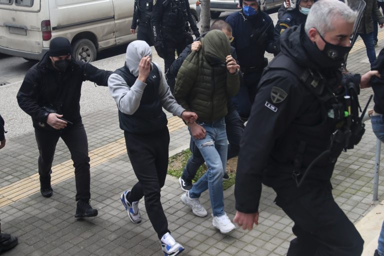 Προφυλακιστέος ο 23χρονος – Έντεκα άτομα εμπλέκονται στη δολοφονική επίθεση κατά του Άλκη