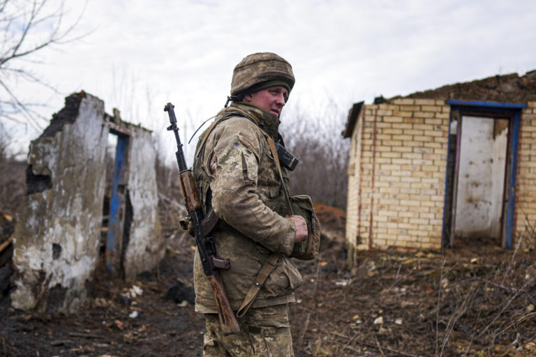Σε κατάσταση έκτακτης ανάγκης επισήμως η Ουκρανία – Κρεμλίνο: Οι ηγέτες του Ντονμπάς ζήτησαν βοήθεια από τον Πούτιν