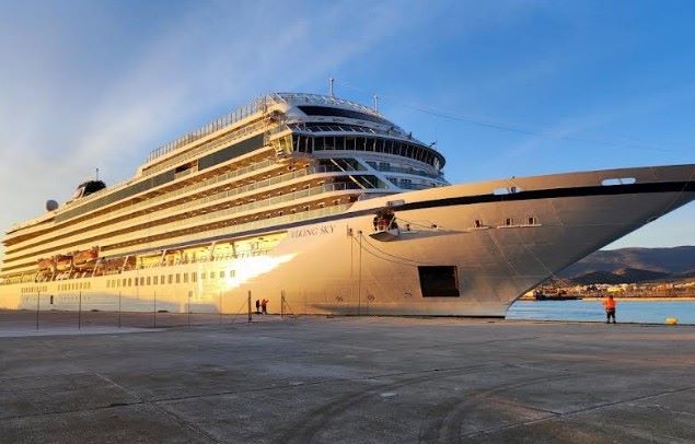 Βόλος: Στο λιμάνι το πρώτο κρουαζιερόπλοιο της σεζόν
