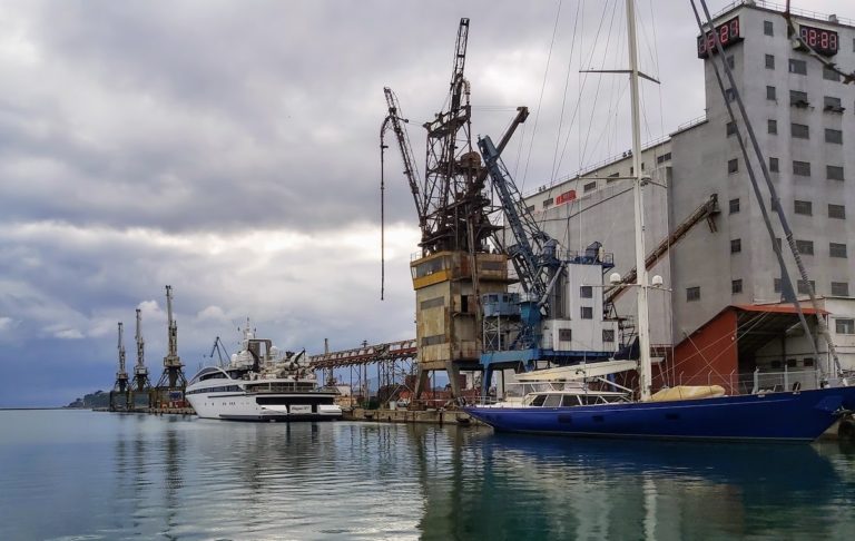 Υπογράφεται το έργο μεταφοράς σκπράπ στον προβλήτα 3 του Ο Λ Β
