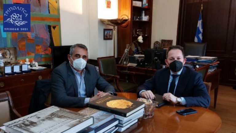 Στον αναπληρωτή υπουργό Εσωτερικών Στέλιο Πέτσα ο δήμαρχος Τρίπολης Κώστας Τζιούμης