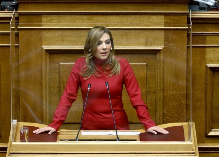 Στέλλα Μπίζιου: Επίδομα ανεργίας για τους εποχικούς εργαζόμενους στην κονσερβοποιία
