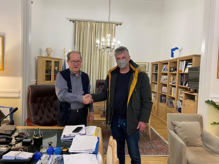 Η Περιφέρεια Πελοποννήσου αγόρασε πέντε ημιφορτηγά 4×4