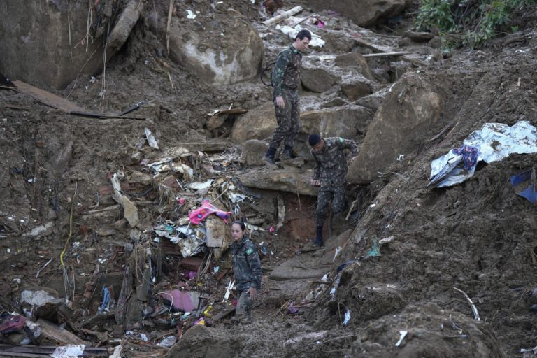 Βραζιλία: Τους 104 έφτασαν οι νεκροί από τις πλημμύρες και τις κατολισθήσεις