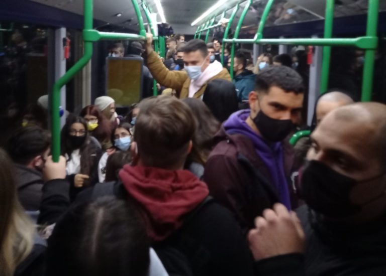 Κομοτηνή – Ν. Καλομοίρης: Φοιτητές συνωστίζονται σε λεωφορεία με κίνδυνο διασποράς του κορονοϊού