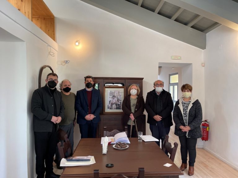 Στο πατρικό σπίτι των Θεοδωράκηδων στον Γαλατά, ο Δήμαρχος Χανίων και η Πρέσβης της Κούβας