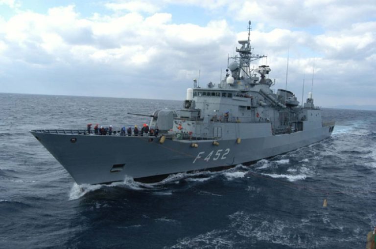 Φωτιά στο πλοίο “Euroferry Olympia”: Συμμετοχή των Ενόπλων Δυνάμεων στην επιχείρηση έρευνας και διάσωσης (video)