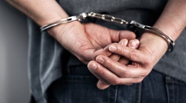 Βόλος: 23χρονος γρονθοκόπησε άνδρα και του έκλεψε το πορτοφόλι