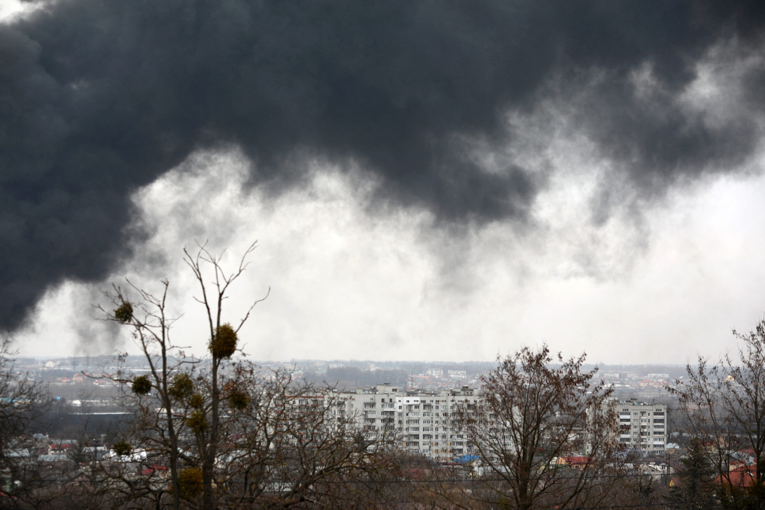 Ουκρανία: Ρωσικοί πύραυλοι έπληξαν την πόλη Λβιβ – Ανατριχιαστικές σκηνές στη Μαριούπολη