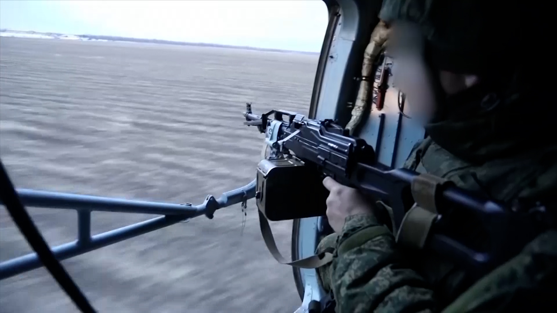 Βίντεο: Ρωσικά ελικόπτερα σε θέση μάχης στην Ουκρανία – Στρατιώτες εισβάλλουν από αέρος