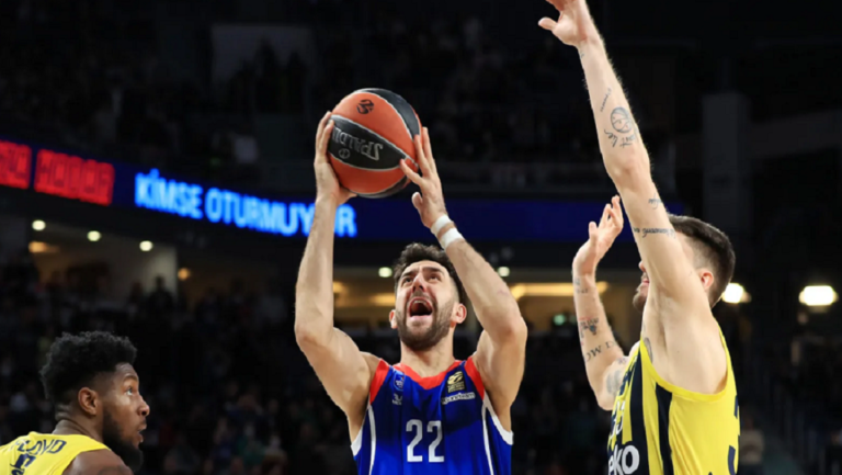 Euroleague: Πήρε τον τουρκικό «εμφύλιο» η Εφές, «λύγισε» τη Μονακό στο τέλος η Μπαρτσελόνα (Highlights)