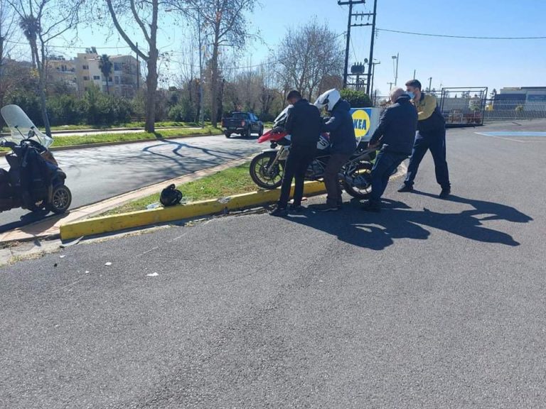 Τροχαίο – Καλαμάτα: Μηχανή εξετράπη της πορείας της και έπεσε πάνω σε πεζούς