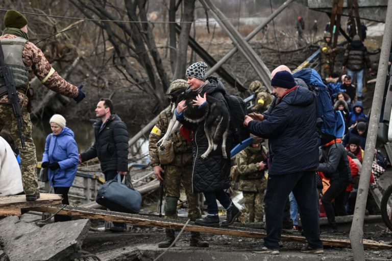 Ουκρανία: Οι Ρώσοι σφυροκοπούν Κίεβο, Χάρκοβο, Μαριούπολη