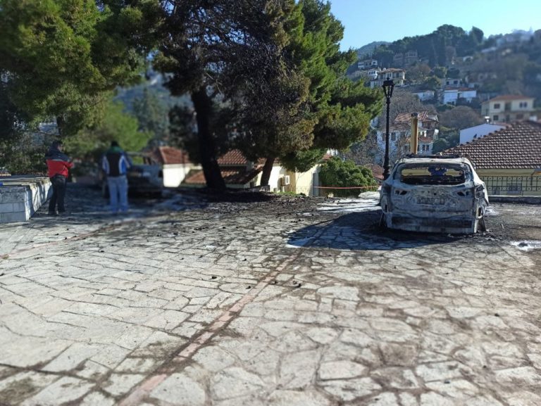 Συνεχίζονται οι έρευνες για τον εντοπισμό των δραστών της εμπρηστικής επίθεσης στο ΑΤ Β. Πηλίου