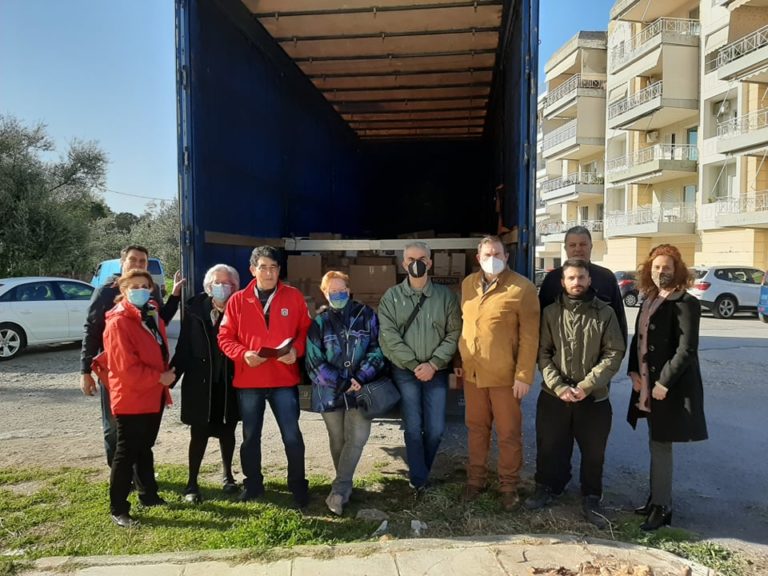 Καλαμάτα: Περισσότερα από 300 πακέτα στην αποστολή βοήθειας στην Ουκρανία