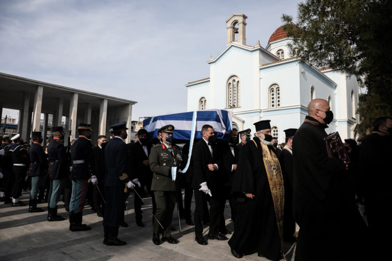 Ο τελευταίος αποχαιρετισμός στη Μαριέττα Γιαννάκου