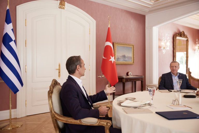 ΣΥΡΙΖΑ-ΠΣ για συνάντηση Μητσοτάκη με Ερντογάν: Θετικό να ανοίγουν δίαυλοι στο ανώτατο επίπεδο