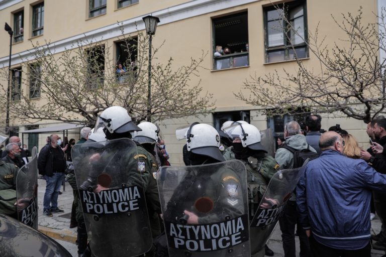 Φ. Σπυρόπουλος, (καθ. Νομικής, Ποινικολόγος -Εγκληματολόγος): Μιλάμε για τεκνοκτονία με τρόπο δράσης που συγκλονίζει  (video)