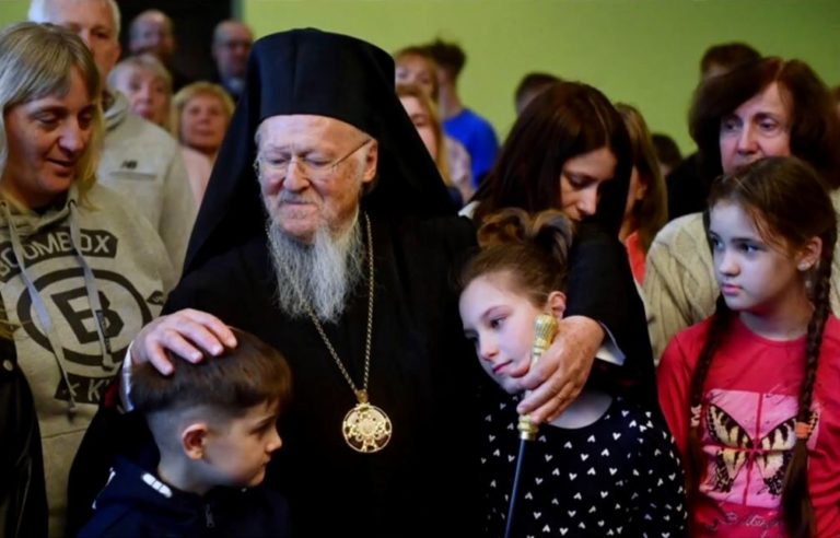 Στη Βαρσοβία ο Οικουμενικός Πατριάρχης Βαρθολομαίος – Συναντήθηκε με Ουκρανούς πρόσφυγες