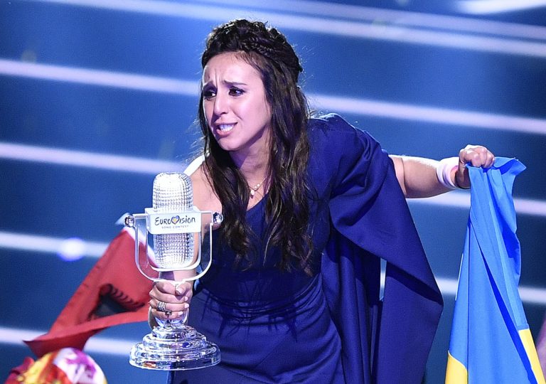Η νικήτρια της Eurovision του 2016, Τζαμάλα, είναι μεταξύ των προσφύγων