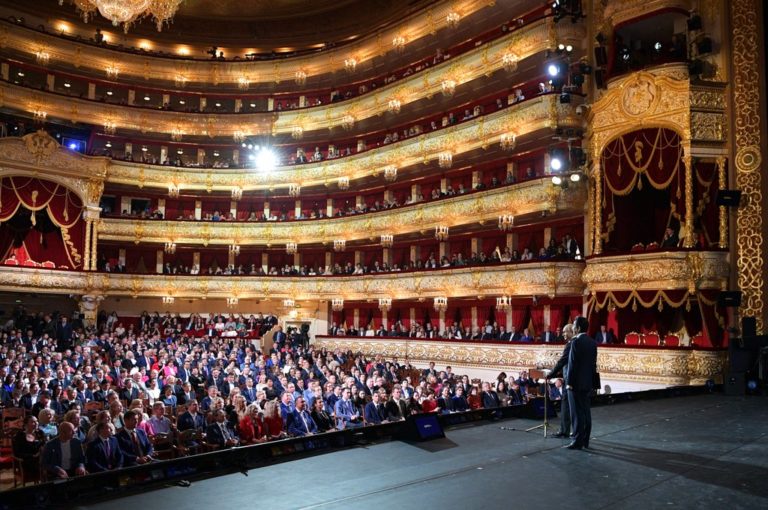 Παραιτήθηκε ο διευθυντής του Θεάτρου Μπαλσόι λόγω πιέσεων να «πάρει θέση» για τον πόλεμο στην Ουκρανία