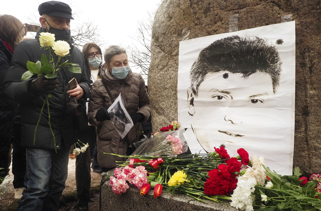 Ρωσία: Ο Μπόρις Νεμτσόφ παρακολουθείτο από απόσπασμα του FSB πριν τη δολοφονία του