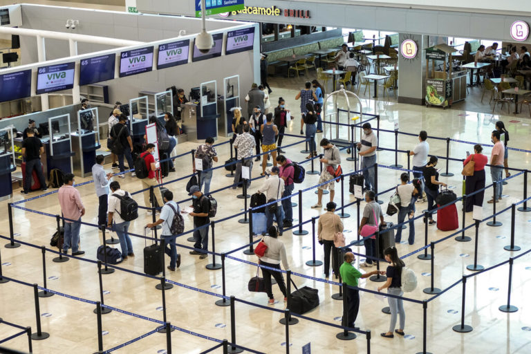 Μεξικό: Έκρηξη από άγνωστη αιτία στο αεροδρόμιο του Κανκούν – Δεν τραυματίστηκε κανείς