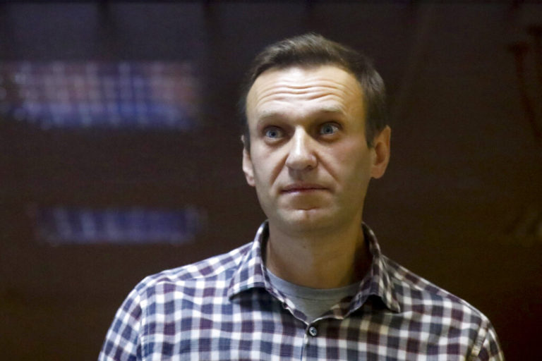 Ναβάλνι από τη φυλακή: «Ρώσοι, διαδηλώστε για τον πόλεμο εναντίον της Ουκρανίας που εξαπέλυσε ο τρελός τσάρος μας»