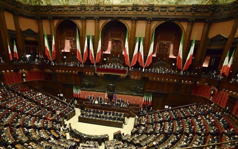 Ιταλία, Βουλευτές της αντιπολίτευσης: “Επιχείρηση μάρκετινγκ” η ομιλία Ζελένσκι στο Κοινοβούλιο