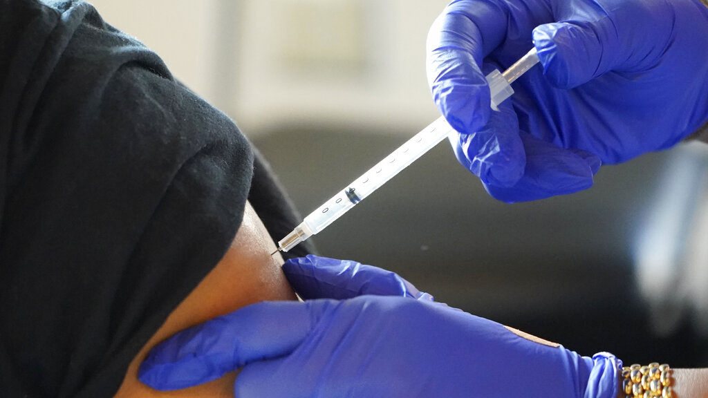 Κορονοϊός-Έρευνα: Κρίσιμη η τρίτη δόση εμβολίου κατά της Όμικρον
