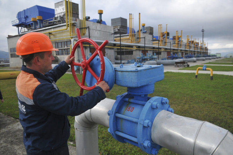 Eπιμένει σε πληρωμή σε ρούβλια για το φυσικό αέριο η Ρωσία – Το μήνυμα του προέδρου της Δούμας προς την ΕΕ