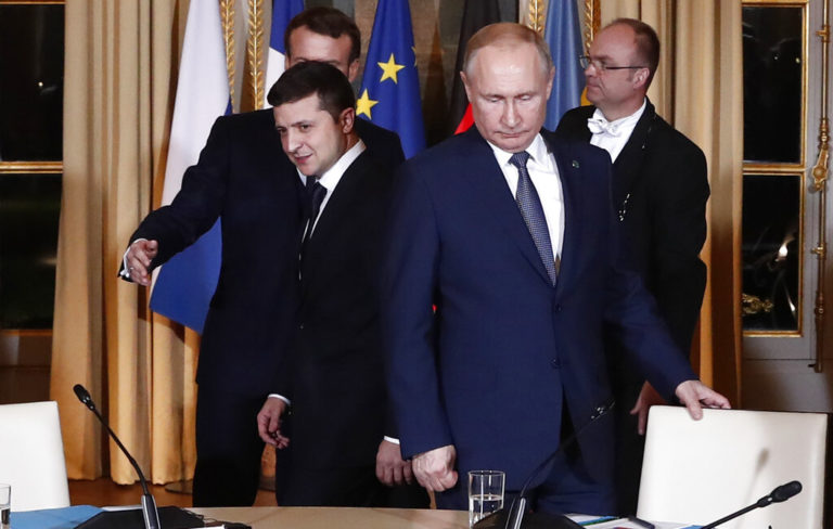 Κρεμλίνο: Δεν υπάρχει ακόμα η βάση για συνάντηση μεταξύ Πούτιν και Ζελένσκι