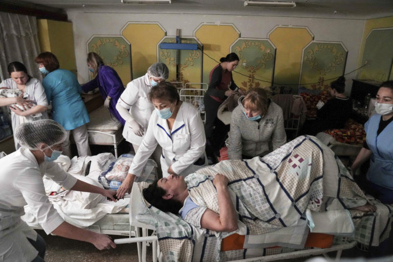 ΠΟΥ: Aνησυχία για αναφερόμενες επιθέσεις σε νοσοκομεία στην Ουκρανία