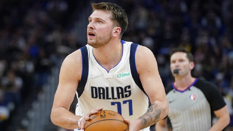 NBA: Παίκτες του μήνα ΝτεΡόζαν και Ντόντσιτς (pic)