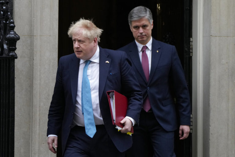 Συνέντευξη Boris Johnson στην La Repubblica: Ο Πούτιν σαν τον Μιλόσεβιτς, ο Ζελένσκι είναι ένας ήρωας