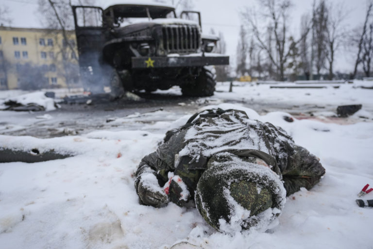 Η Ρωσία κατέστρεψε την αεροπορική βάση Σταροκοστιαντίνιβ – Πάνω από 11.000 Ρώσοι στρατιώτες σκοτώθηκαν σύμφωνα με τις ουκρανικές αρχές