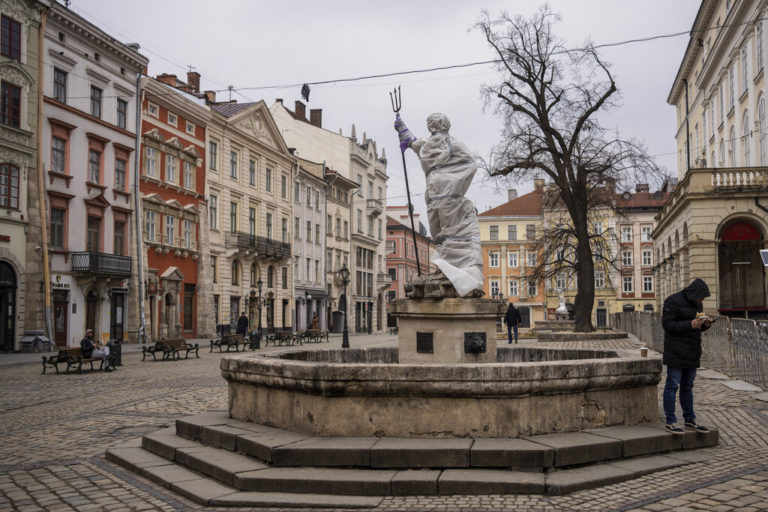 Λβιβ: Η προστατευόμενη από την Unesco πόλη και η σημασία της για την άμυνα της Ουκρανίας