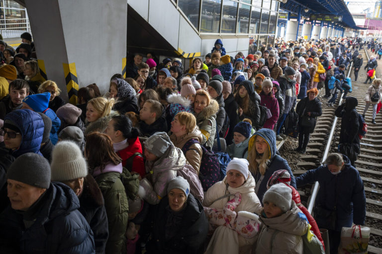 Οι δήμοι της Αττικής συγκεντρώνουν βοήθεια για την Ουκρανία – Δράσεις αλληλεγγύης για τους πρόσφυγες του πολέμου