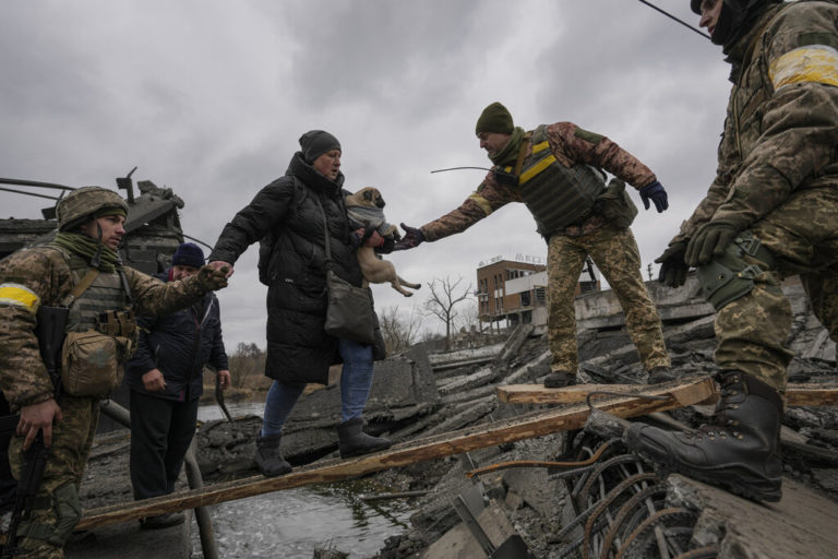 ΟΗΕ: Τουλάχιστον 351 οι νεκροί άμαχοι στην Ουκρανία – Πάνω από 700 οι τραυματίες